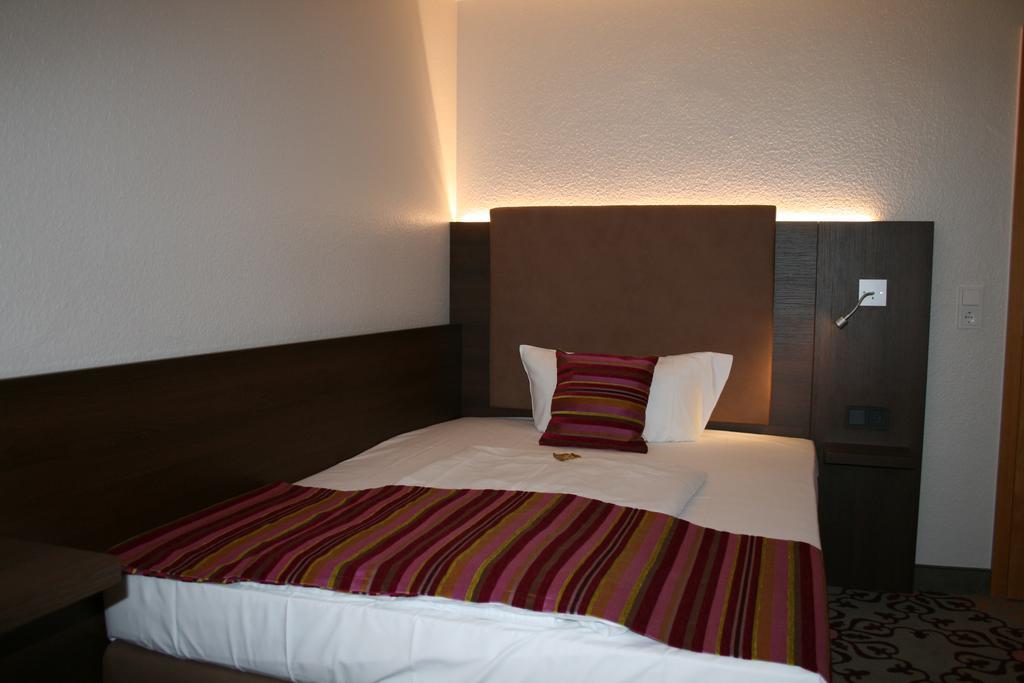 Hotel Parqeo Im A66 Gelnhausen Exterior foto